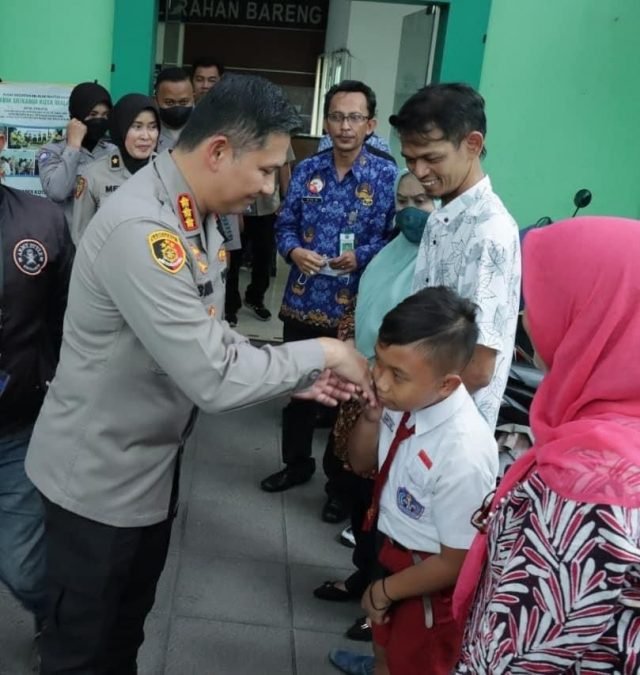 Malang Post Polresta Makota Beri Beasiswa Dan Jamin Pendidikan