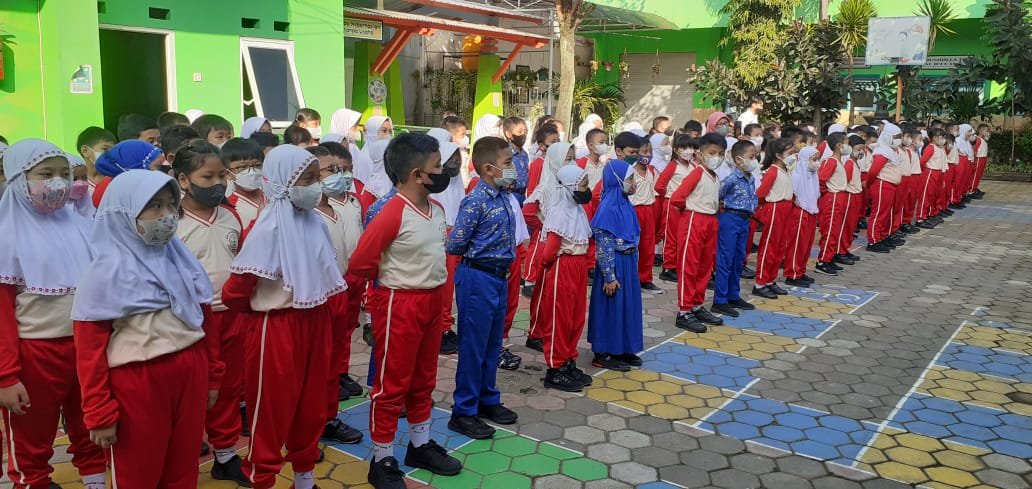 Bina Karakter Siswa Sekolah Babinsa Blimbing Latih PBB Malang Post