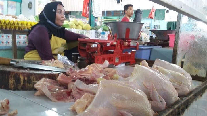 Jelang Ramadan, Harga Daging Ayam Tembus Rp 38 Ribu/Kg - malang-post.com