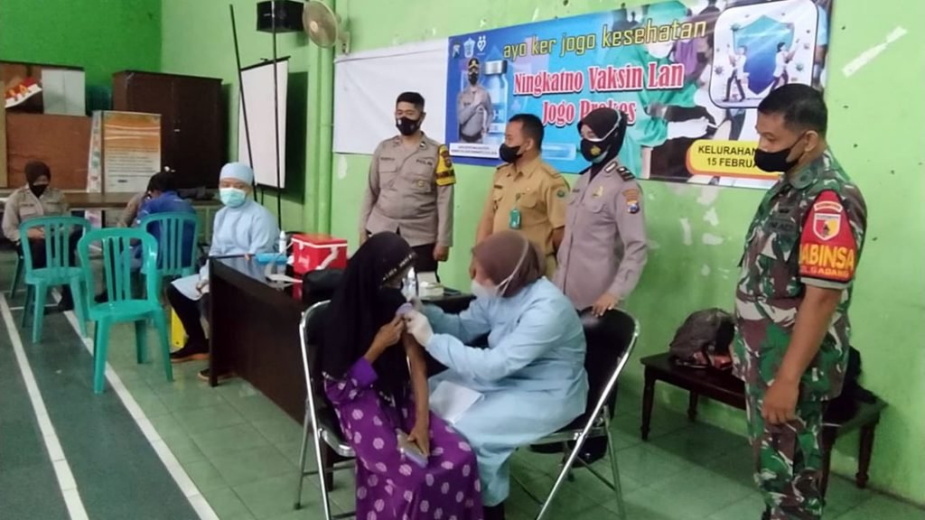 Vaksinasi di Kota Malang