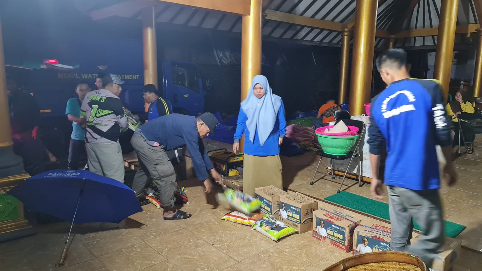 Sahabat Cak Udin Bergerak Salurkan Bantuan Banjir Malang Selatan Malang