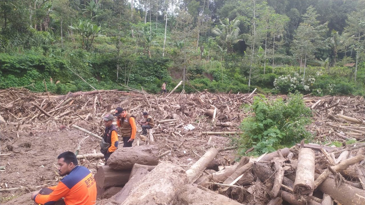 Malang-post.com - Banjir Bandang Di Ngantang, Diduga Karena Alih Fungsi ...