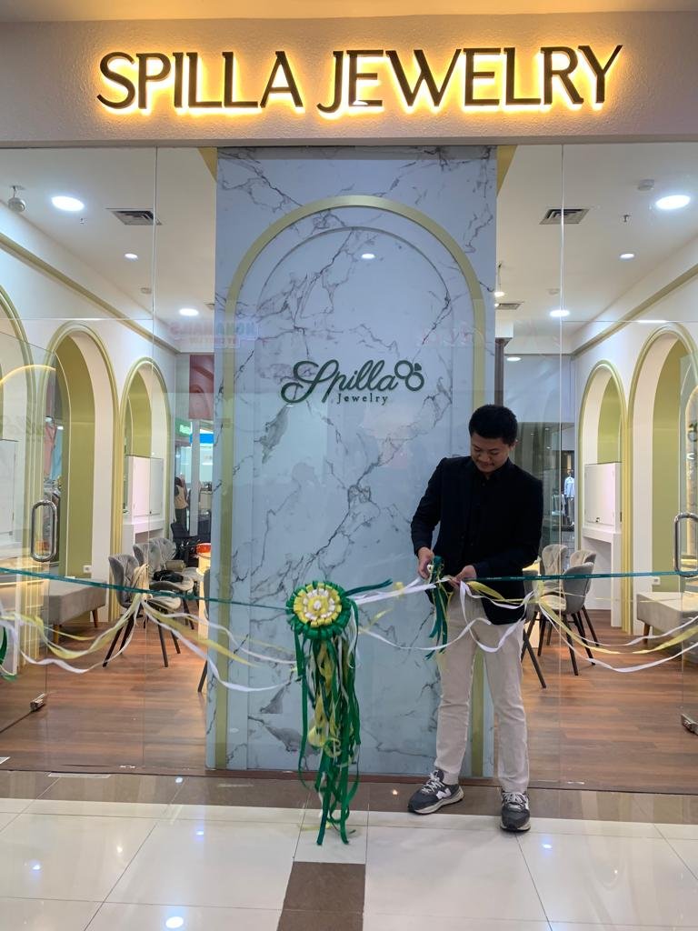 malang-post.com - Pembukaan Galeri Spilla Jewelry di MOG Malang 