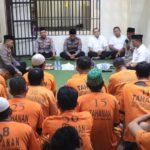 Kapolres Malang Buka Puasa Bersama Para Tahanan di Mapolres