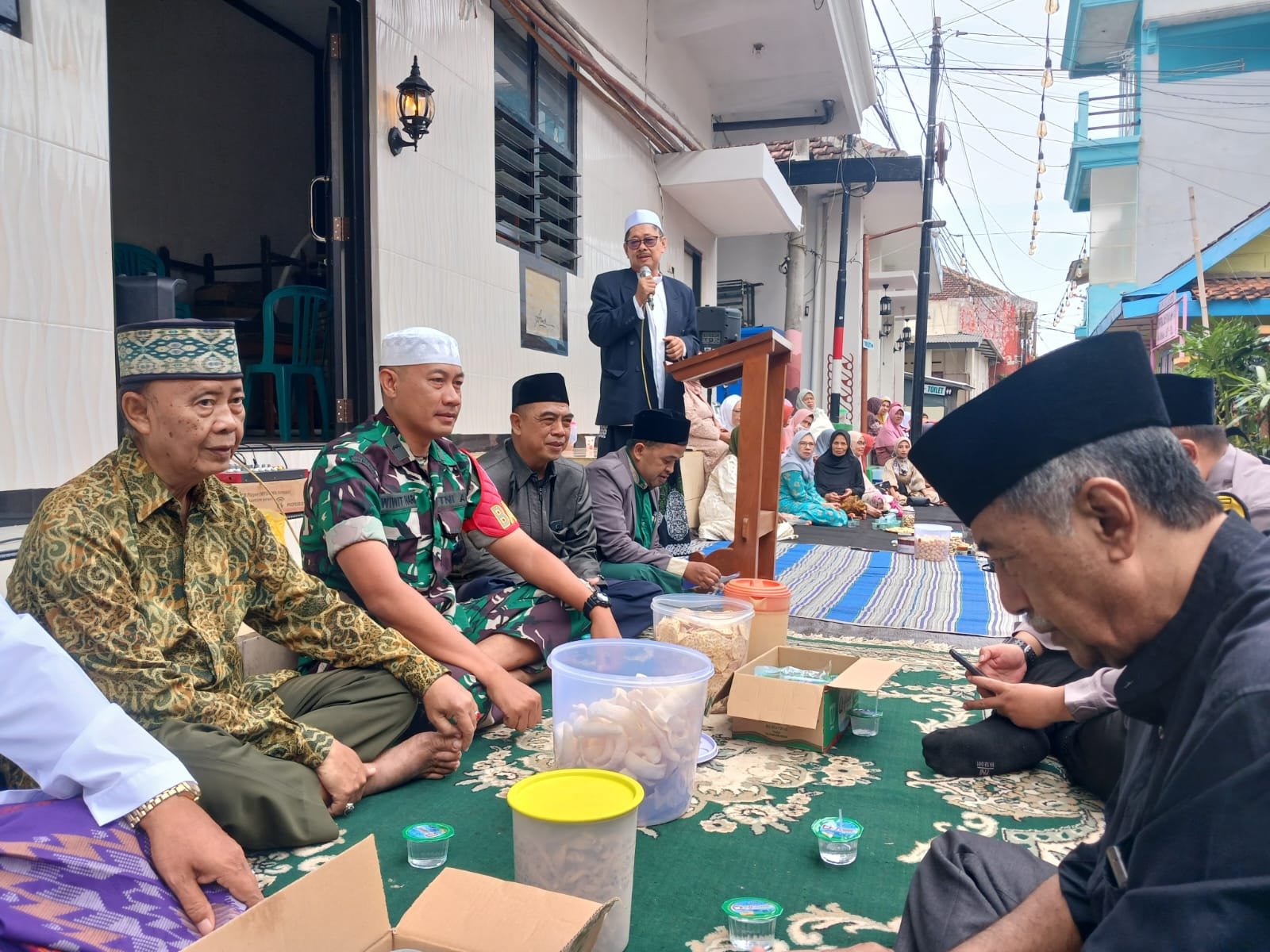 Malang-post.com - Babinsa Dan Bhabinkamtibmas Gelar Halal Bihalal Di ...