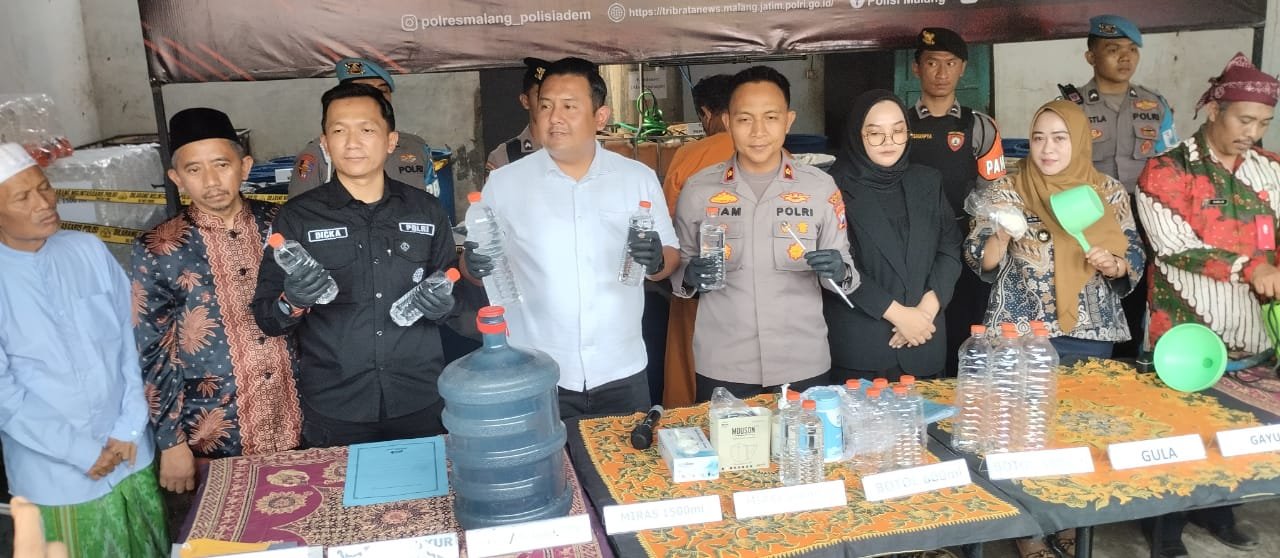 malang-post.com - Gerebek Home Industri Trobas Pakis. Berkedok Pabrik ...