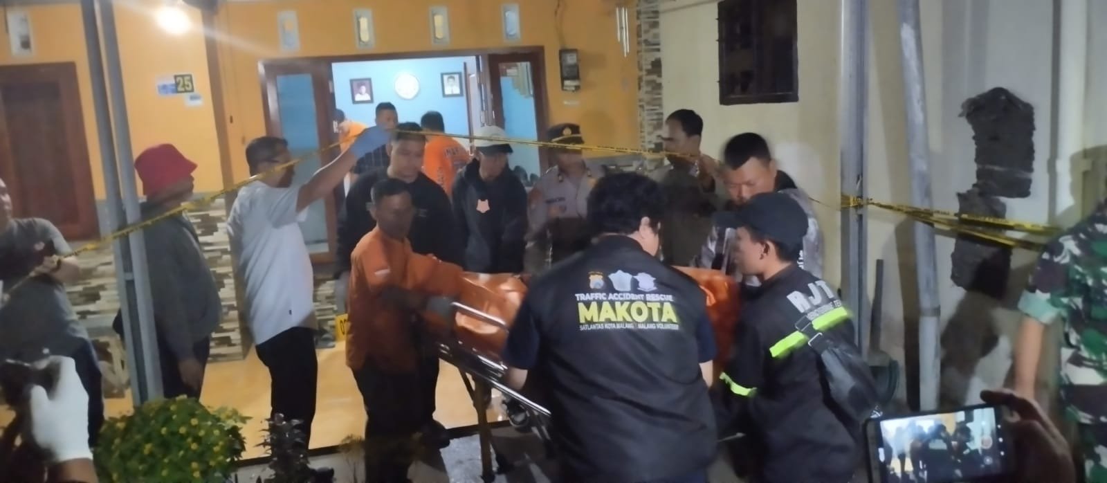 malang-post.com - Jenazah Korban Bugis Dievakuasi ke IKFM RSSA