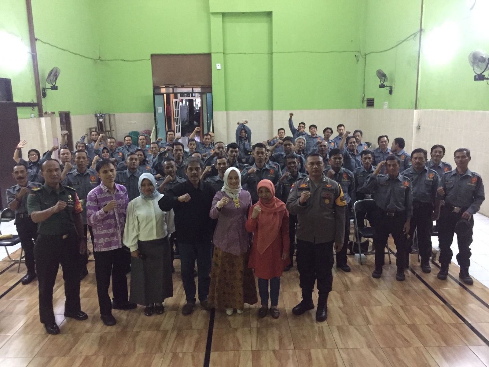 Simbol Linmas malang-post.com - Babinsa Dampingi Kegiatan Rapat Evaluasi Satuan ...