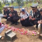 Peringati HUT ke-78 Bhayangkara, Polres Malang Ziarahi Makam Korban Tragedi Kanjuruhan