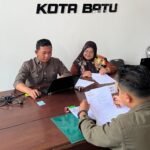 Tim Hukum Nurochman-Heli Laporkan Perusakan APK ke Bawaslu Kota Batu