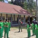 Babinsa Bumiayu Bekali Siswa SMP Darul Ulum Agung dengan Nilai Kedisplinan