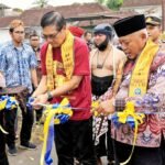 Rektor UM dan Bupati Malang Resmikan Pagelaran Kampung Eduwisata Seni dan Budaya