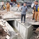 Crossing Drainase Jalan Kartini, Cegah Banjir Luapan