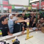 Dandim 0833 Dampingi Walikota Malang Pantau Harga Sembako Di Pasar Tradisional