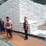 Jaga Pasokan Bahan Pokok Babinsa Gadang Monitoring Stock Beras Gudang Bulog