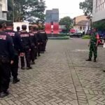 Eratkan Kemitraan, Babinsa Latih PBB Linmas Purwodadi Demi Keamanan Bersama