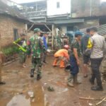 Rumah Warga Lawang Roboh, TNI-Polri Gotong Royong