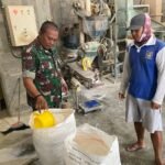 Peran Aktif Babinsa Blimbing Kawal Kestabilan Harga Gabah Petani di UD Terang Jaya