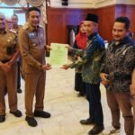 Operasional Belum Jelas, SK KMP untuk 57 Kelurahan Diserahkan