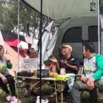 Gadget Disimpan, Tenda Didirikan: Keluarga Ini Pilih Hutan Bukan Mall