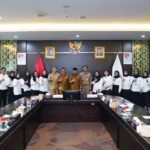 Tak Mau Sekedar Seremoni, Cak Nur Minta Nakes Layani dengan Hati