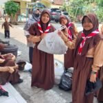 Bank Sampah Srikandi Ajari Siswi SMP Permata Jingga Kelola Sampah