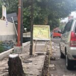 Trotoar Dibongkar, Pelebaran Jalan Depan Pasar Induk Among Tani Dimulai