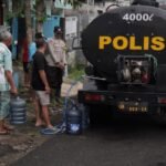 Polres Gelontor 4.000 Liter Air Bersih ke Lawang