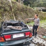 Mobil Masuk Jurang di Jalur Batu–Kediri, Tiga Orang Luka Ringan