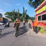 Babinsa Kelurahan Klojen Dukung Pengamanan Natal 2025 dan Tahun Baru 2026 di Pos Pelayanan Stasiun K...