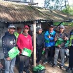 Perkuat Kesiapan Nataru, Satlantas Polres Batu Bekali Supeltas Rompi Keselamatan