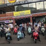 Naik Vespa, Cak Nur Pastikan Pos Pengamanan Siap Layani Warga