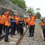 Executive Vice President Daop 8 Pimpin Pemeriksaan Lintas Menyeluruh Jalur KA Malang–Wlingi Jelang L...