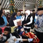 Gubernur Sebar Bansos Rp7 Miliar dan Gelar Pasar Murah di Kabupaten Malang