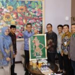 Terima Wayang Bolodewo, Cak Nur Tegaskan Komitmen Jaga Budaya Leluhur
