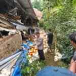 Kandang Ayam Roboh, Dua Pekerja Tewas dan Tiga Luka