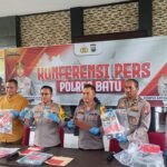 Pantau Status Medsos, Dua Pemuda Junrejo Gasak 210 Keping Emas