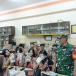 Babinsa Klojen Pastikan Kelancaran Makan Bergizi Gratis Siswa SMAN 4 Malang Selama Ramadhan