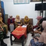 Perkuat Data Kesejahteraan Sosial, Babinsa Kopka Rudi Dampingi Dinsos Pendataan DTKS