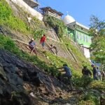 Koramil Klojen Bersama Warga Gelar Karya Bakti Bersihkan Bantaran Sungai