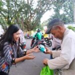 Sebar Kebaikan Ramadan, Atria Hotel Malang dan Radio Kosmonita Bagikan Seribu Takjil