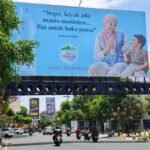 Jelas Langgar Perda, Reklame Nempel JPO Masih Bertebaran