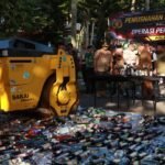 Gelar Apel Pasukan, Ribuan Miras Hasil Operasi Pekat Semeru Dimusnahkan