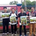 Relawan Aksi Pulih Bersihkan Sampah dalam Parit Area Stadion Kanjuruhan