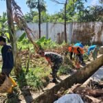 Perkuat Gotong Royong Babinsa Bakalankrajan Kerja Bakti Bersama Warga