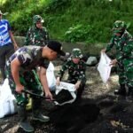 Kowad Kodim 0833 Turut Andil Bantu Pembuatan Jembatan Perintis Garuda di Klojen