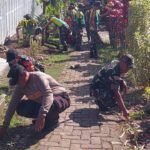 Semangat Gotong Royong, Babinsa Blimbing Bersama Warga Kampung Semar Bersihkan Lingkungan