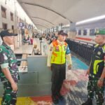Babinsa Klojen Tingkatkan Pengawasan Keamanan di Stasiun Kota Malang