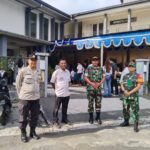 Babinsa Kedungkandang Bersama Bhabinkamtibmas Jaga Kondusifitas Ibadah GKIN Narwastu