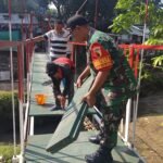 Koramil Klojen dan Warga Kebut Pengerjaan Jembatan Perintis Garuda